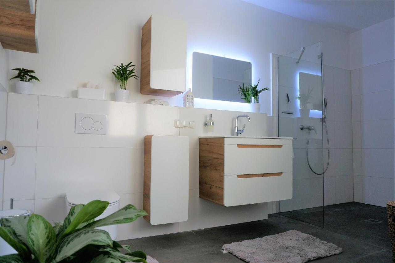 Mein Apartment, Stars Mit Balkon Und Klima Fuer Bis Zu 4 Personen Apartment *